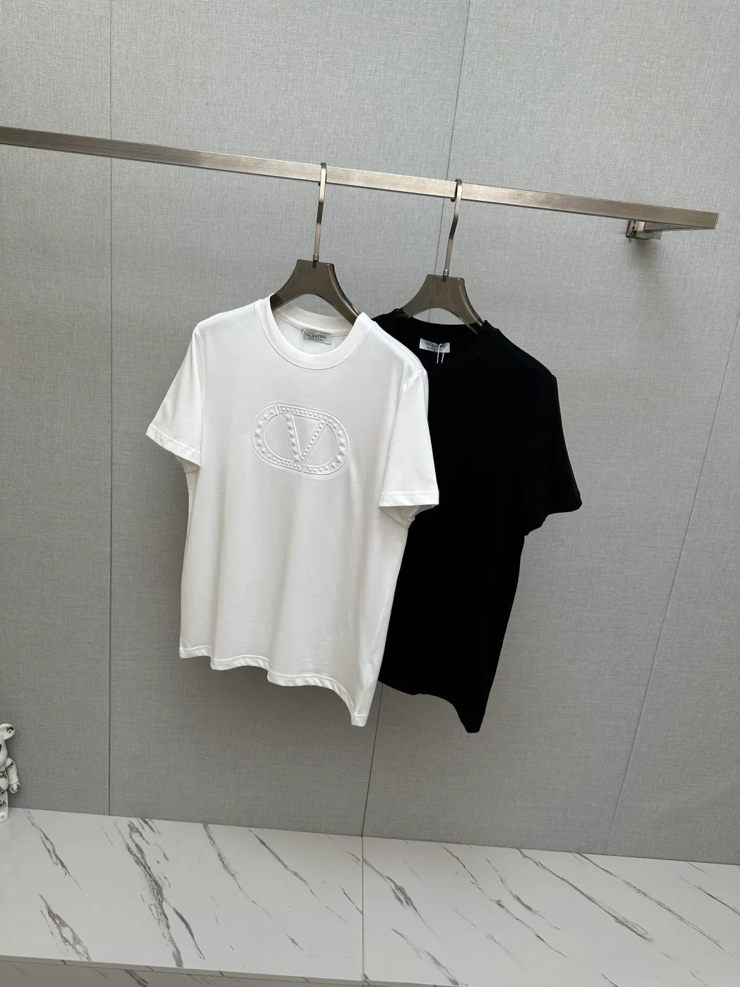 Warren top quality 2026 new short sleeves! Original custom fabric, soft to the touch. Top imported private goods, fashionable design and trendy short sleeves, without losing luxury. There is no doubt about the quality. The upper body effect is awesome, luxury official website Same Style! Size M—3XL